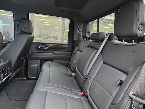 Used 2025 GMC Sierra 3500 Denali image 14