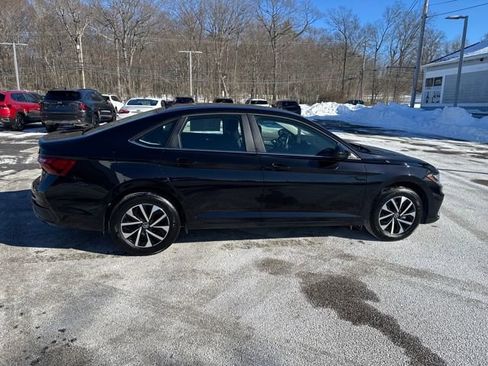 Certified 2025 Volkswagen Jetta S image 10