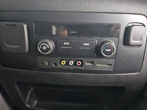 Used 2015 Chevrolet Suburban LT AWD/4WD image 21