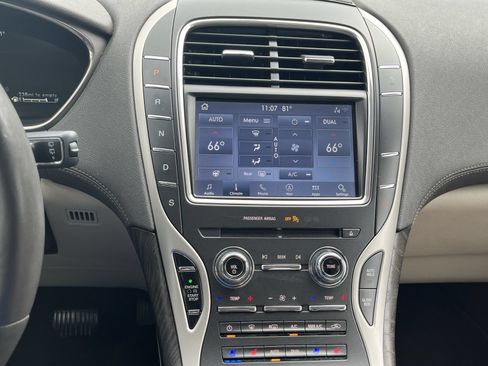 Used 2020 Lincoln Nautilus Reserve AWD/4WD image 24