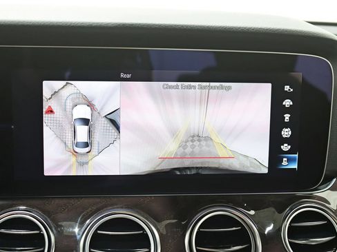 Used 2023 Mercedes-Benz E 350 4MATIC Sedan image 18