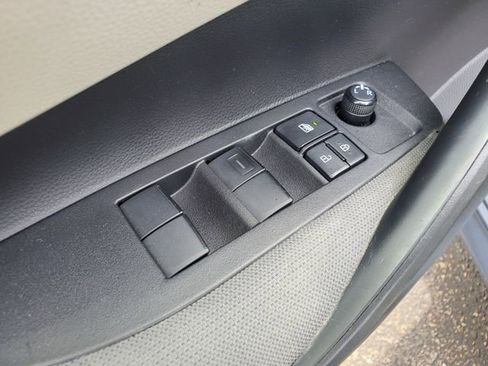 Used 2022 Toyota Corolla LE FWD image 14