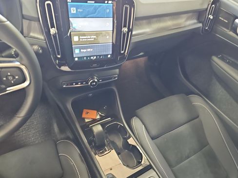 Used 2024 Volvo XC40 Recharge Ultimate AWD/4WD image 23