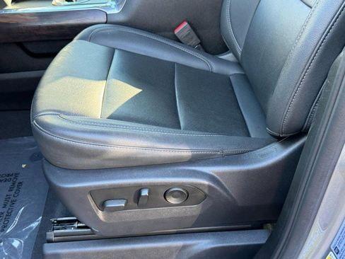 Used 2024 GMC Sierra 2500 SLT w/ SLT Premium Package image 24