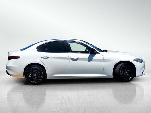 Used 2021 Alfa Romeo Giulia Sprint w/ Nero Edizione AWD/4WD image 3
