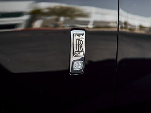 Used 2024 Rolls-Royce Phantom Sedan image 11