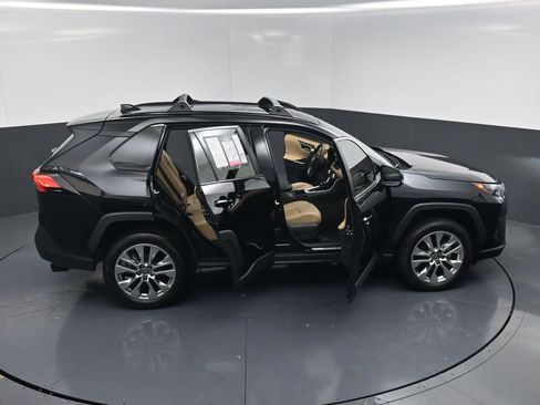 Used 2025 Toyota RAV4 XLE Premium image 20