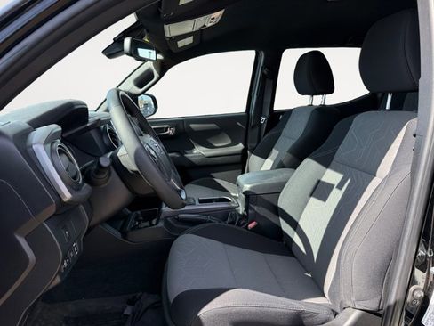 Used 2023 Toyota Tacoma TRD Sport w/ Technology Package image 11