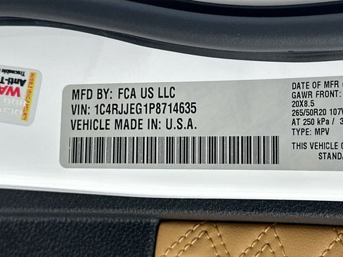 Used 2023 Jeep Grand Cherokee L Summit w/ Advanced Protech Group IV image 35