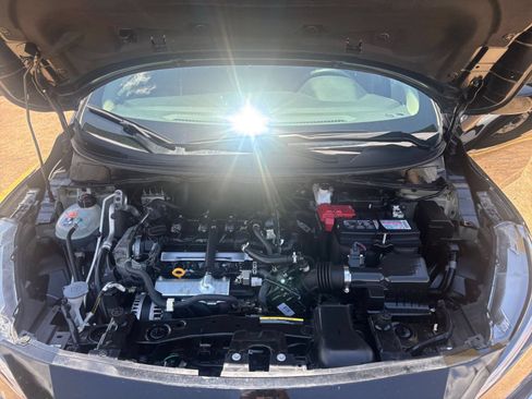 Used 2025 Nissan Versa SV FWD image 31
