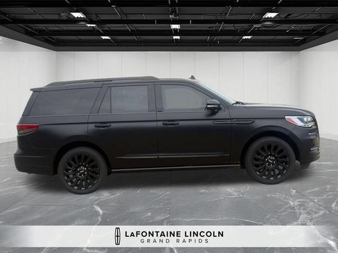 Used 2023 Lincoln Navigator Black Label AWD/4WD image 6