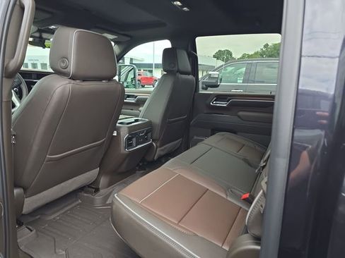 New 2025 GMC Sierra 3500 Denali w/ Denali Reserve Package image 10