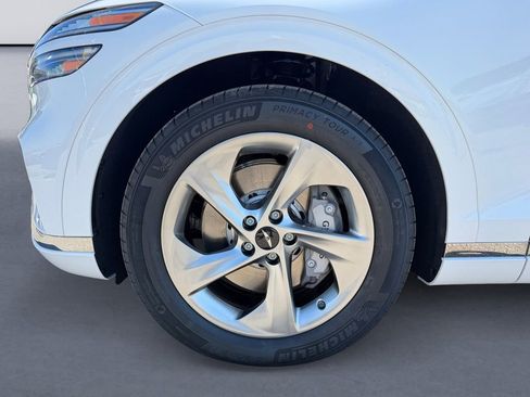 New 2026 Genesis GV70 2.5T image 9