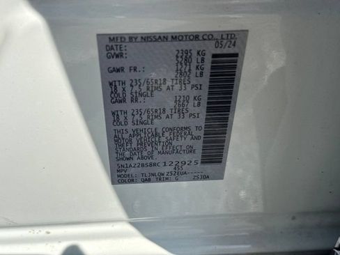 Used 2024 Nissan Murano SV AWD/4WD image 15