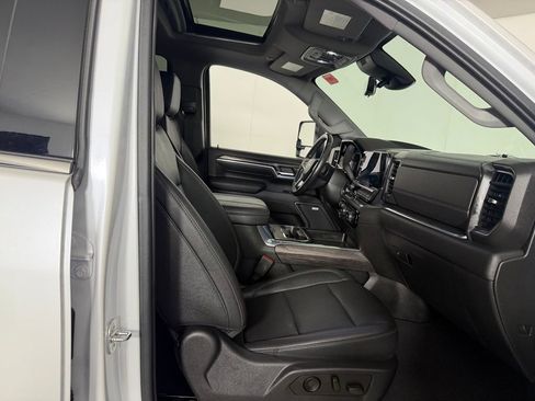 Used 2024 Chevrolet Silverado 3500 LTZ w/ LTZ Premium Package AWD/4WD image 35