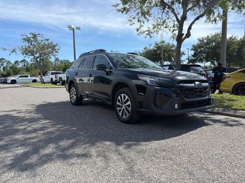 Used 2023 Subaru Outback Premium AWD/4WD image 1