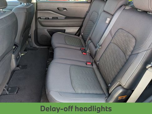 Certified 2025 Nissan Pathfinder SV w/ Black Appearance Package FWD image 25