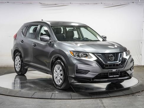 Used 2018 Nissan Rogue S FWD image 5