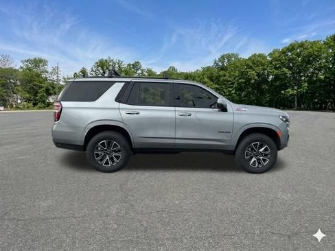 Used 2024 Chevrolet Tahoe Z71 w/ Luxury Package AWD/4WD image 7