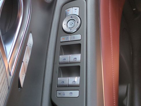 Used 2025 Genesis GV80 3.5T Prestige AWD/4WD image 22