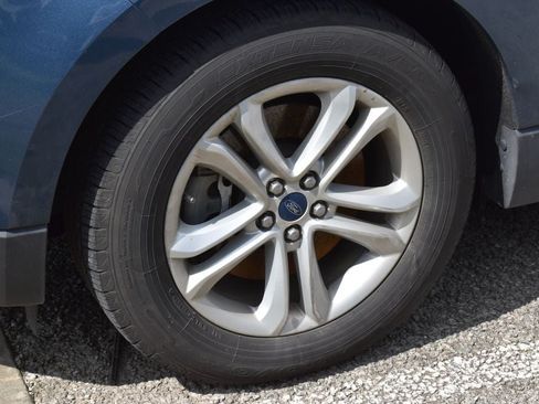 Used 2019 Ford Edge SEL w/ Equipment Group 201A AWD/4WD image 7