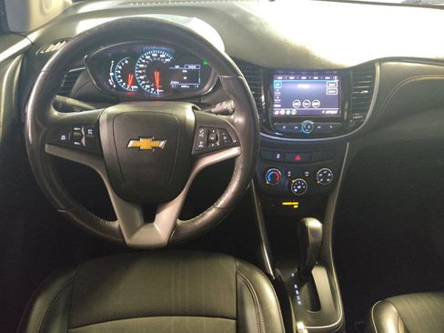 Used 2022 Chevrolet Trax LT w/ Sport Edition FWD image 22