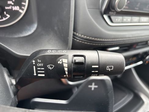 Used 2024 Nissan Rogue SV image 26