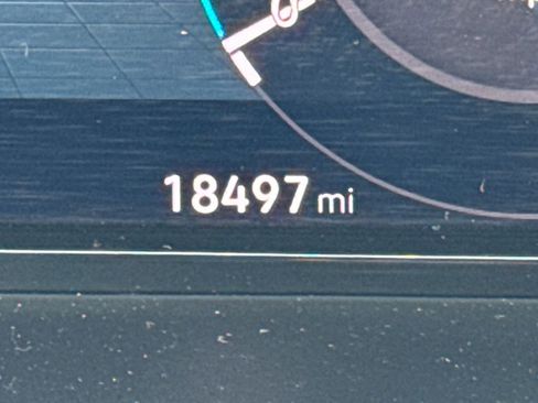 Used 2024 Volkswagen Atlas SE image 16