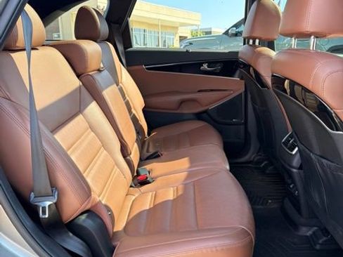 Used 2019 Kia Sorento SX AWD/4WD image 7