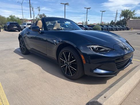 Used 2025 MAZDA MX-5 Miata Grand Touring image 2