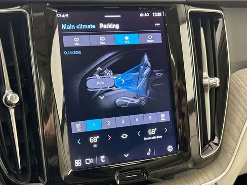 Certified 2023 Volvo XC60 B5 Plus w/ Climate Package image 17