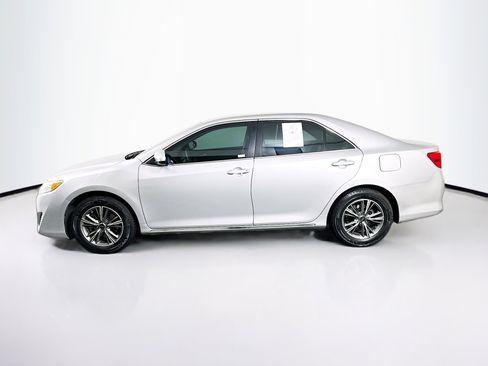 Used 2013 Toyota Camry LE image 4