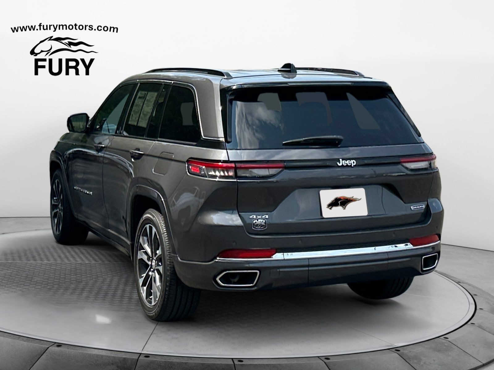 Used 2025 Jeep Grand Cherokee Overland w/ Trailer Tow Package AWD/4WD image 6