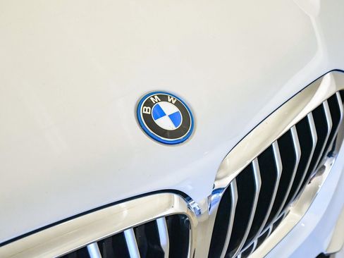 Used 2023 BMW X5 xDrive45e w/ Climate Comfort Package image 7