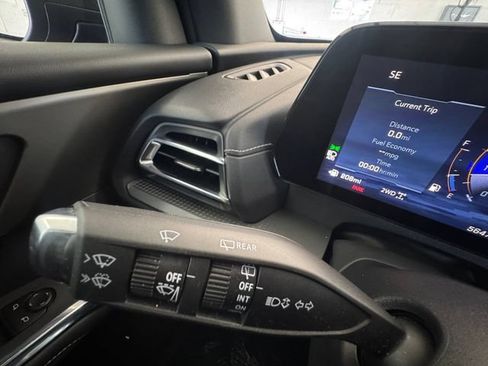 Used 2026 Chevrolet Traverse LT w/ Sun and Wheel Package AWD/4WD image 25