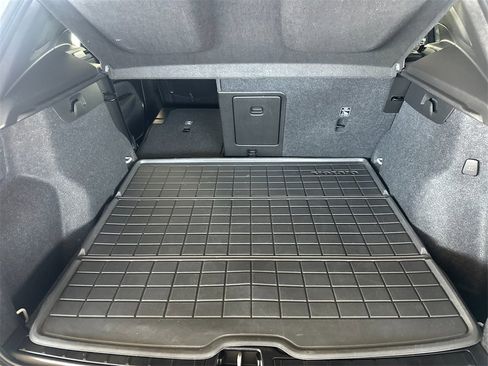 Certified 2023 Volvo XC40 B5 Plus w/ Driver Assist Package image 14