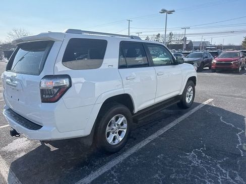 Used 2018 Toyota 4Runner SR5 Premium image 4