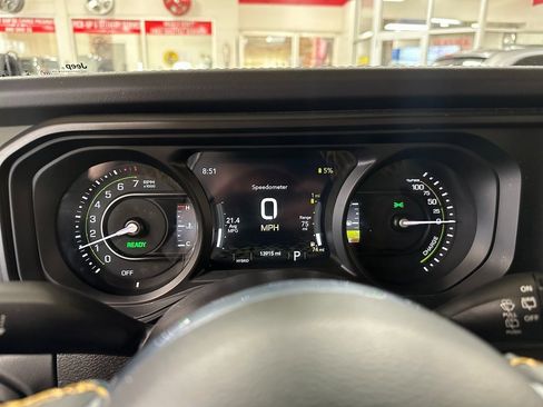 Used 2024 Jeep Wrangler High Altitude image 17