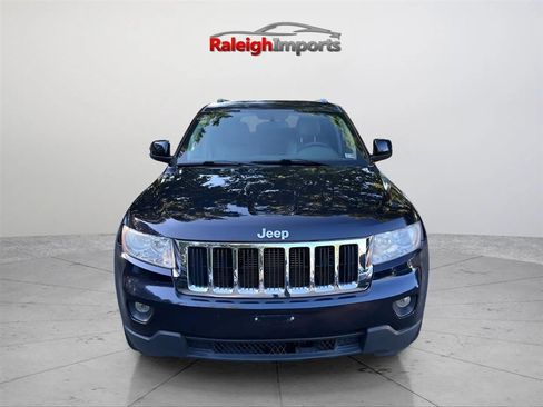 Used 2011 Jeep Grand Cherokee Laredo AWD/4WD image 3