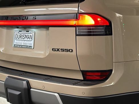 Used 2024 Lexus GX 550 AWD/4WD image 8