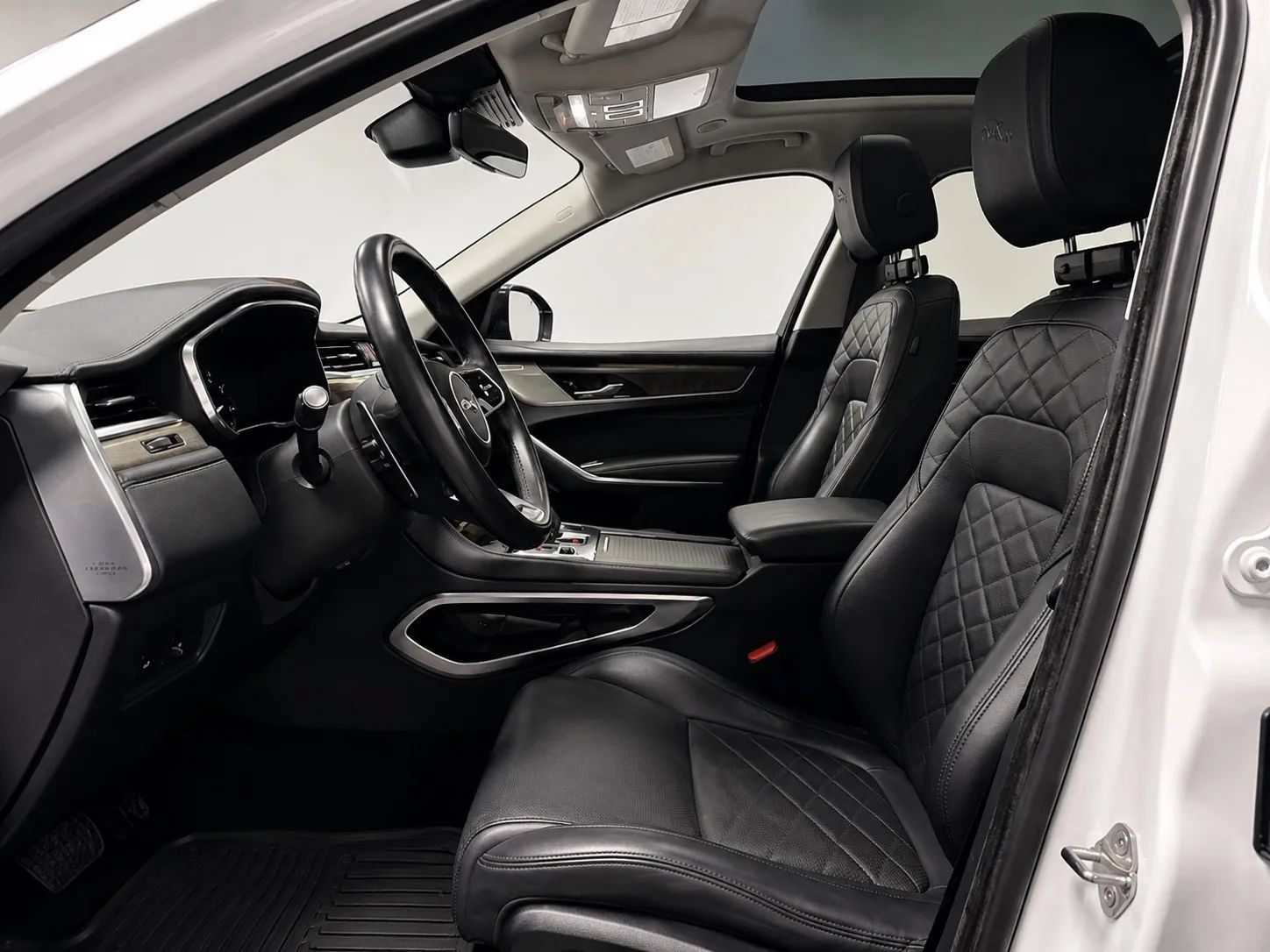 Used 2022 Jaguar F-PACE S AWD/4WD image 10