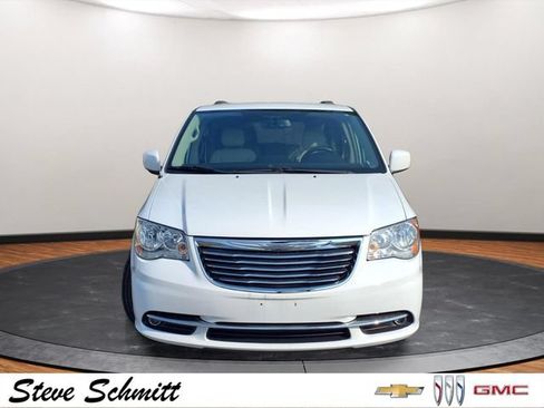 Used 2016 Chrysler Town & Country Touring w/ Driver Convenience Group FWD image 28