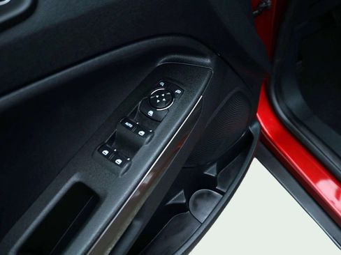 Used 2019 Ford EcoSport SE image 11