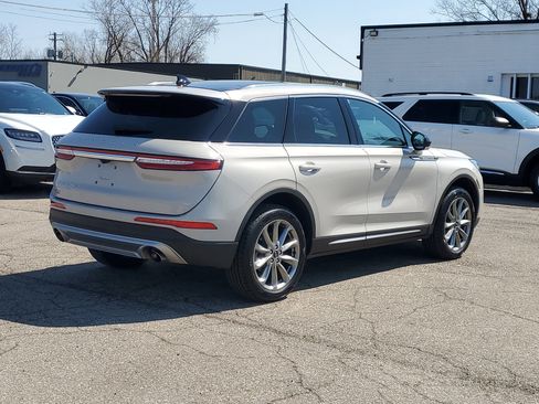 Used 2022 Lincoln Corsair AWD w/ Premium Package image 6