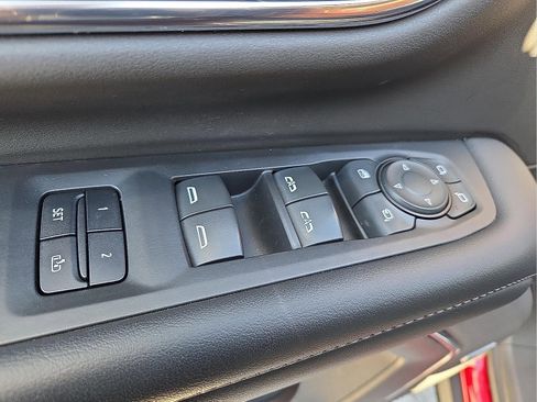 Used 2022 Chevrolet Tahoe Z71 w/ Z71 Off-Road Package image 15