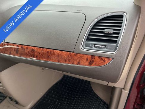 Used 2016 Chrysler Town & Country Touring w/ Driver Convenience Group FWD image 25