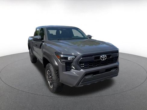 Used 2025 Toyota Tacoma TRD Off-Road AWD/4WD image 3