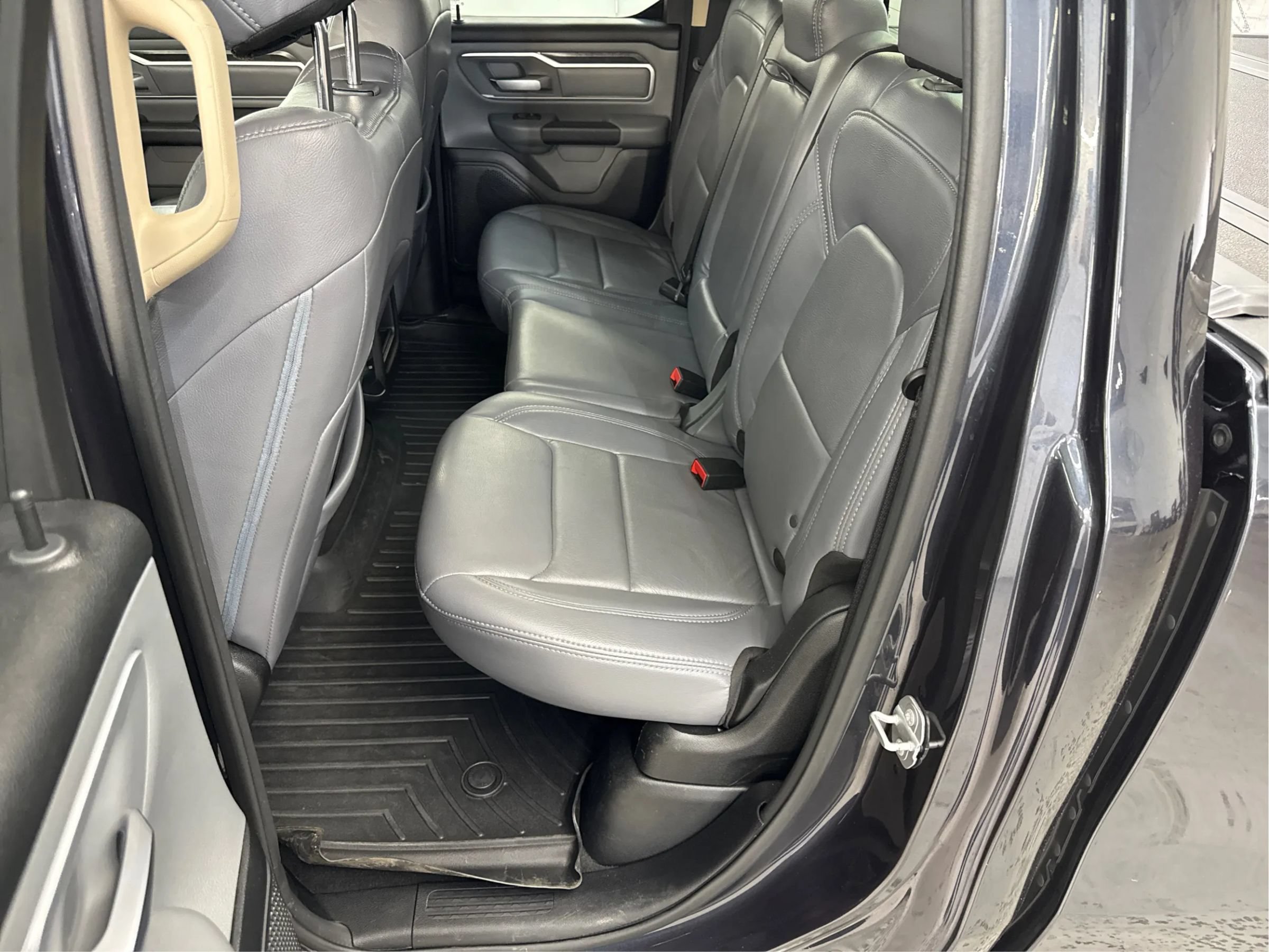 Used 2020 RAM 1500 Big Horn AWD/4WD image 14