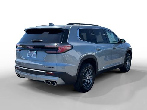 Used 2025 GMC Acadia Elevation FWD image 5