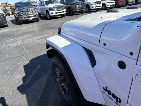 New 2026 Jeep Gladiator Sport AWD/4WD image 12